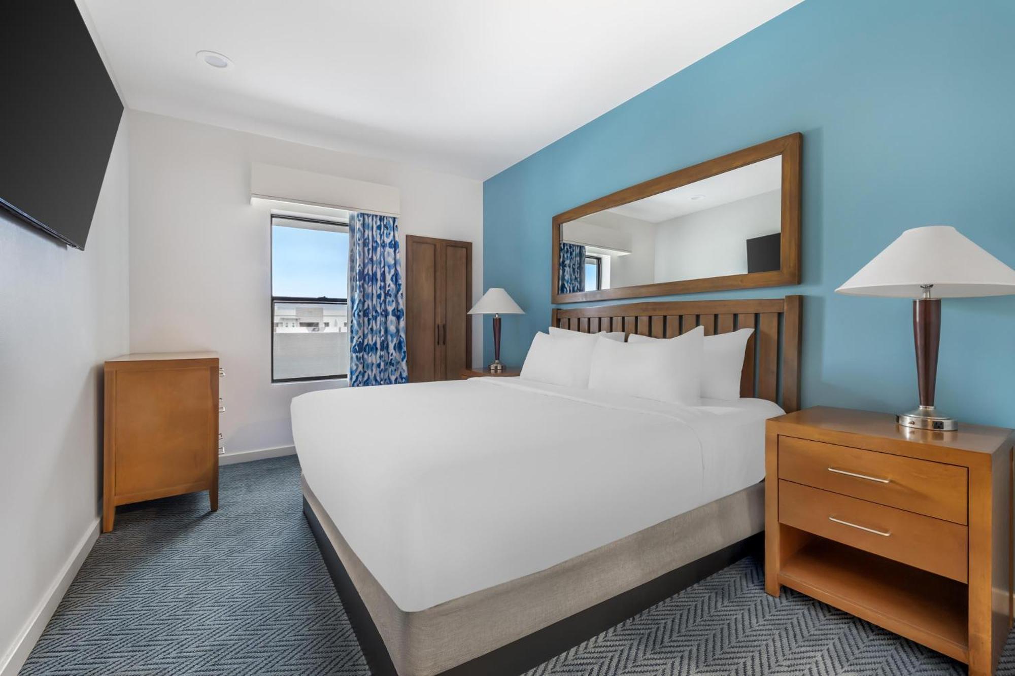 One-Bedroom King Suite with One King Bed and Roll-in Shower